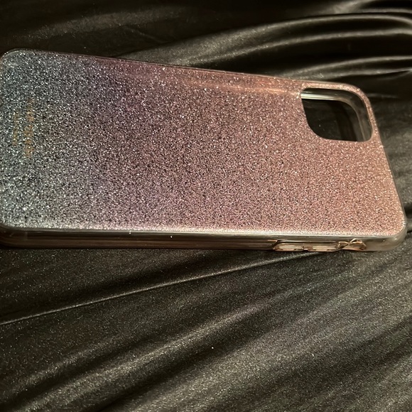 Kate Spade IPhone 11 Pro Max case - Picture 3 of 3